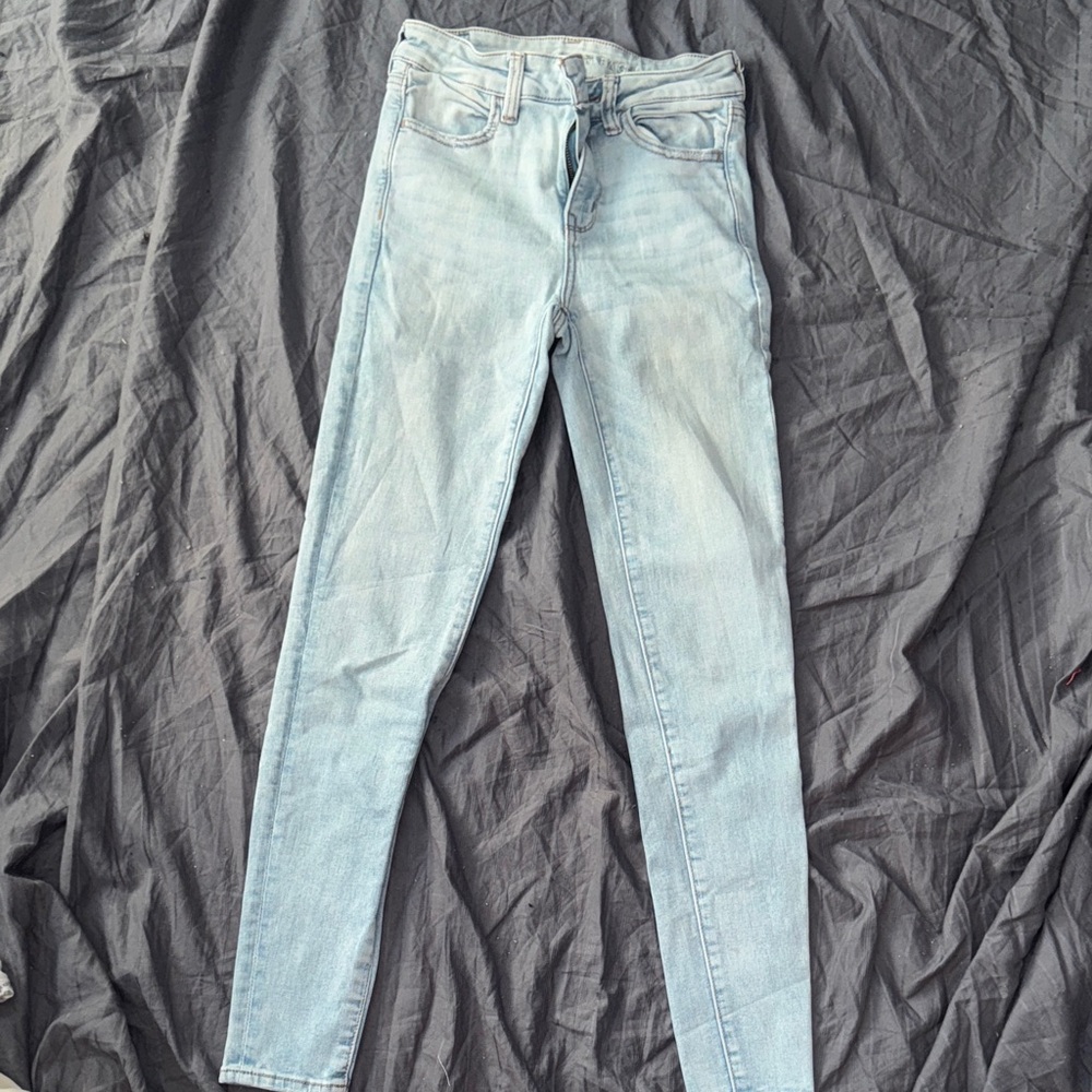 American Eagle Outfitters Light Wash Skinny Jeans